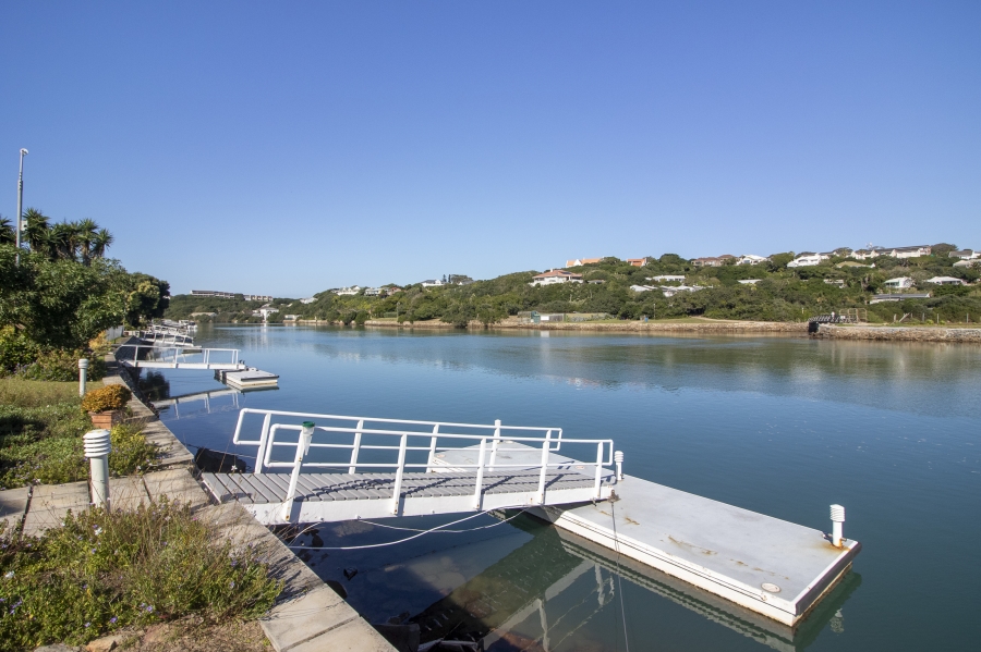 6 Bedroom Property for Sale in Royal Alfred Marina Eastern Cape